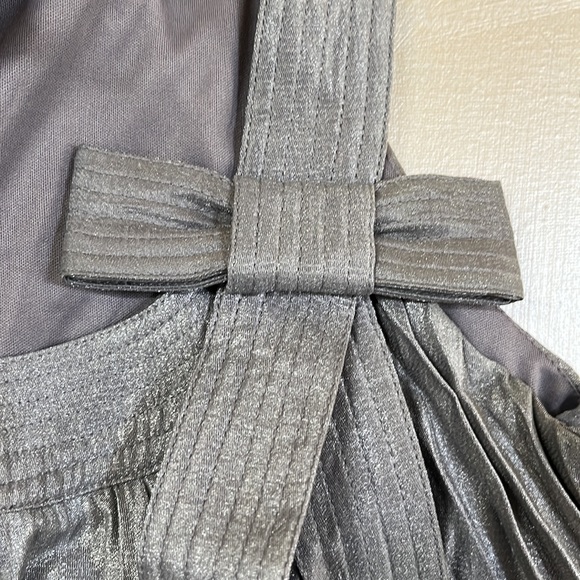 SIGNATURE by ROBBIE BEE size 4P shiny silver A-line dress in excellent cond. - Picture 5 of 7